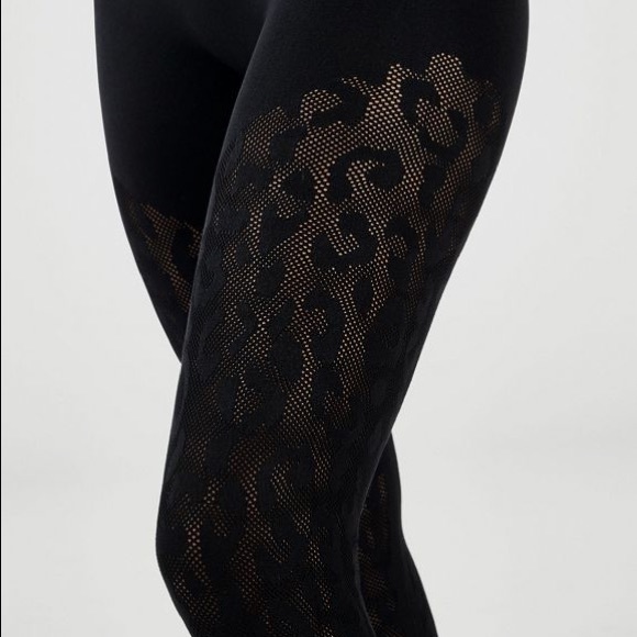 Fabletics Black Mid-Rise SculptKnit® Leopard 7/8 - Picture 2 of 3